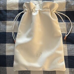 T3 travel storage tote